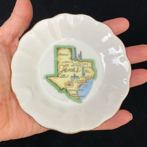 Vintage,  4.25” Texas State Souvenir Japan Made Small China Plate with Gold Trim - Picture 10 of 11
